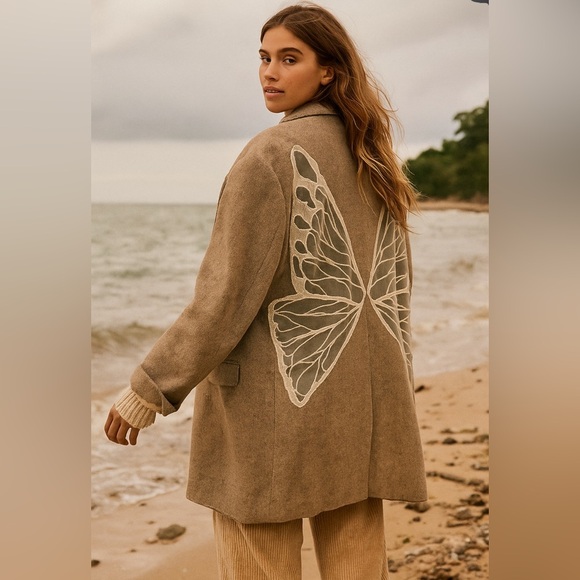 Tricia Fix vintage wool coat oversized butterfly design - Picture 3 of 12